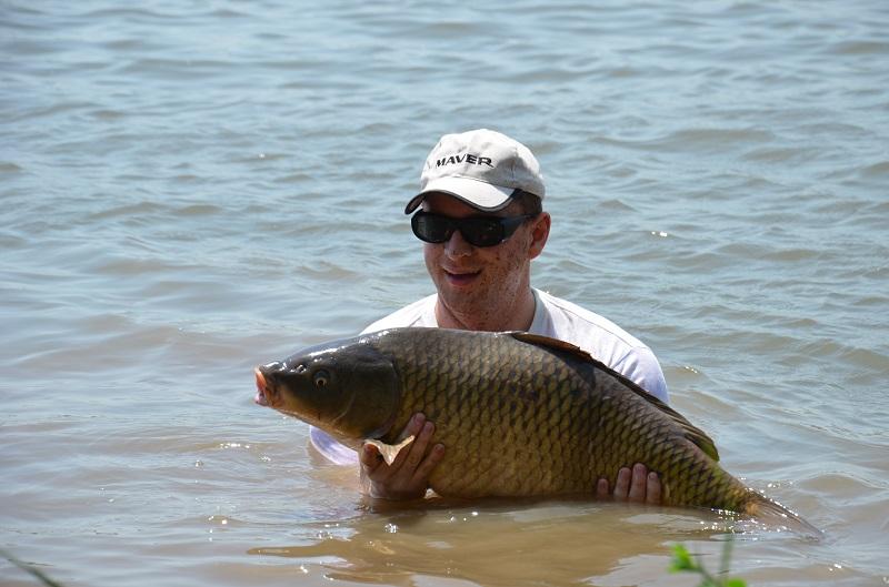 CUPA BECKER SARULESTI - pescuit-crap-sarulesti-11.JPG